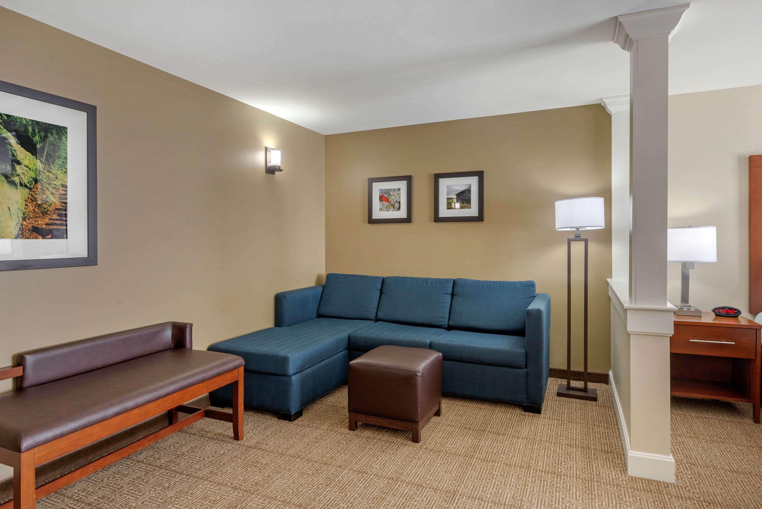 Comfort Inn & Suites Northern Kentucky Wilder Экстерьер фото