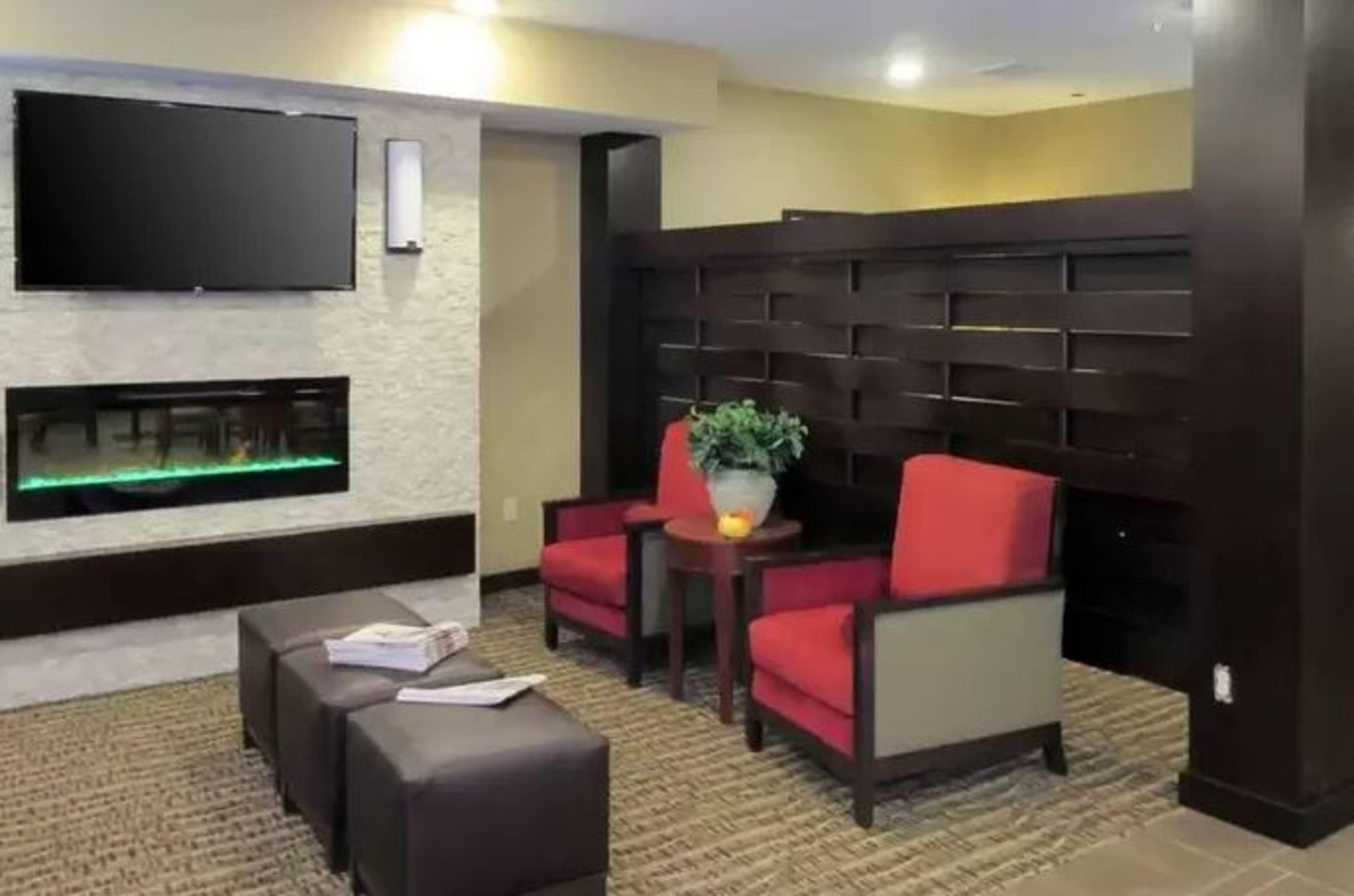 Comfort Inn & Suites Northern Kentucky Wilder Экстерьер фото