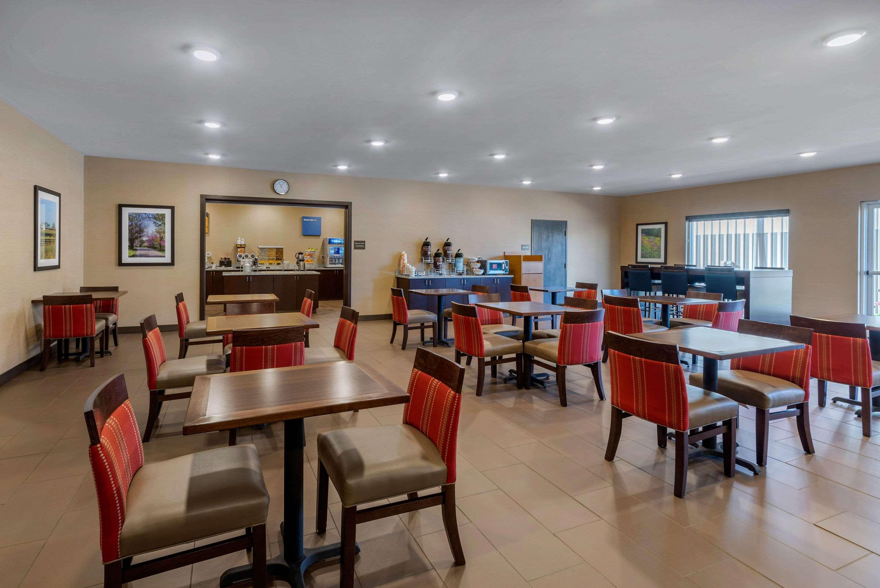 Comfort Inn & Suites Northern Kentucky Wilder Экстерьер фото