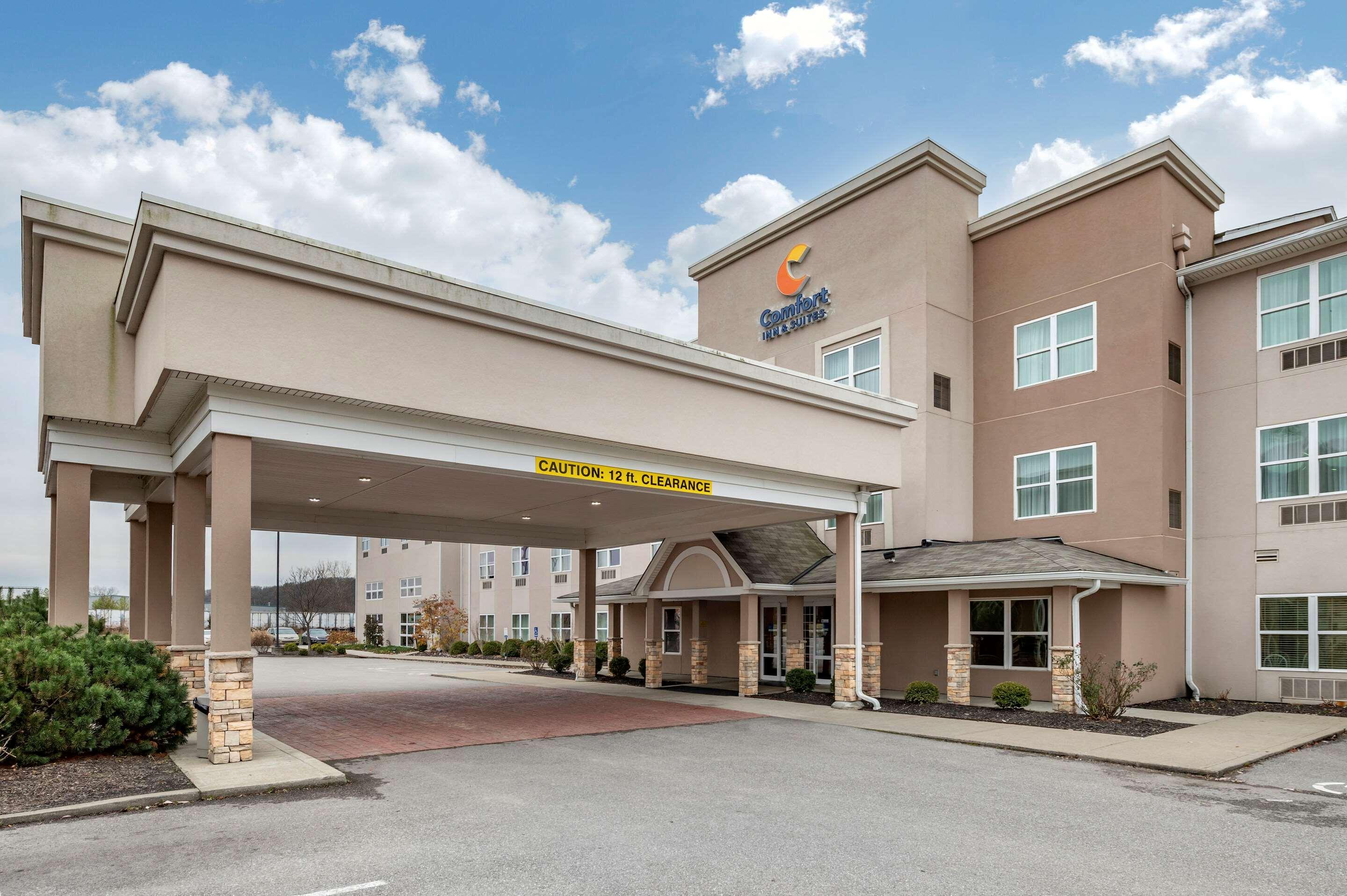 Comfort Inn & Suites Northern Kentucky Wilder Экстерьер фото