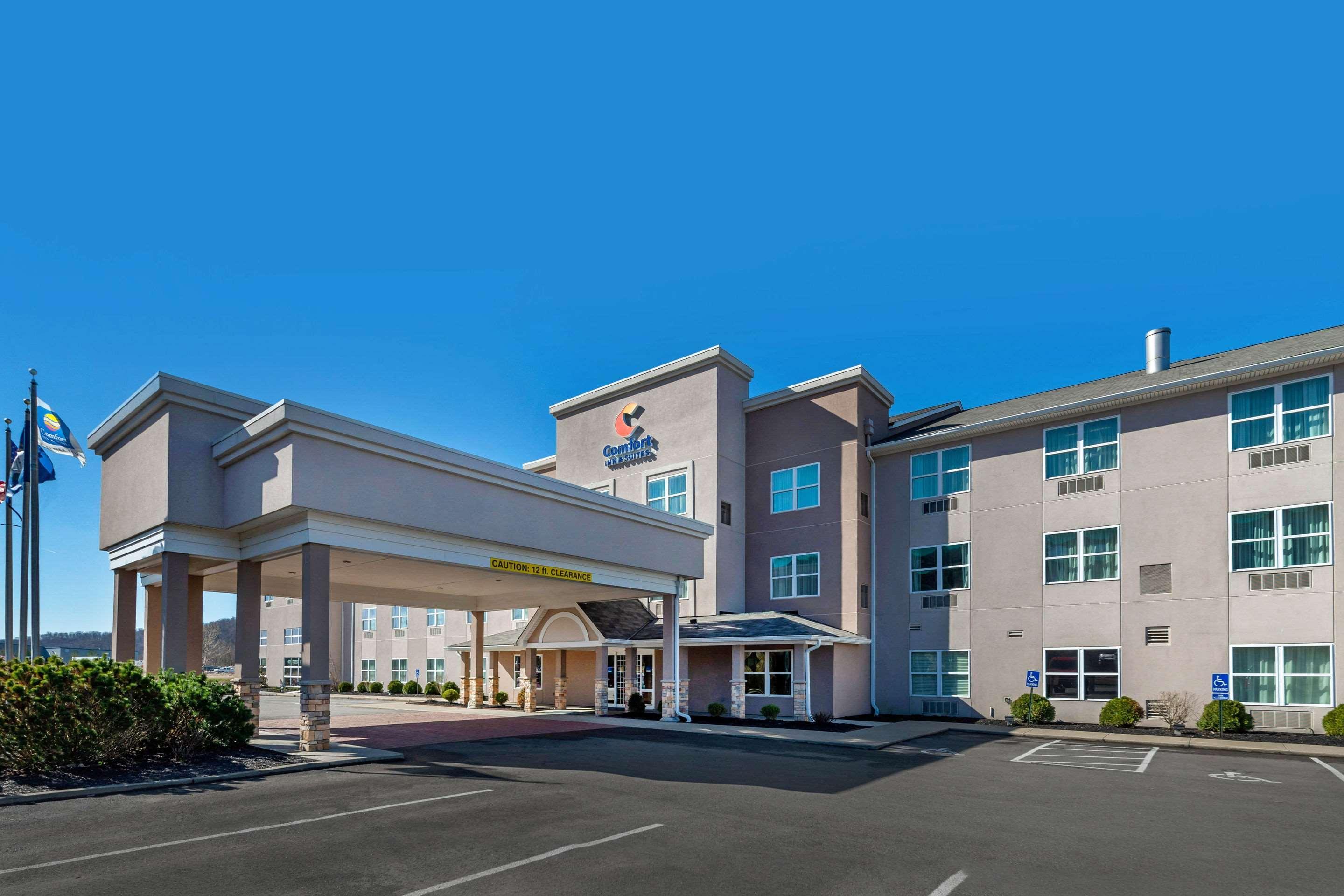 Comfort Inn & Suites Northern Kentucky Wilder Экстерьер фото