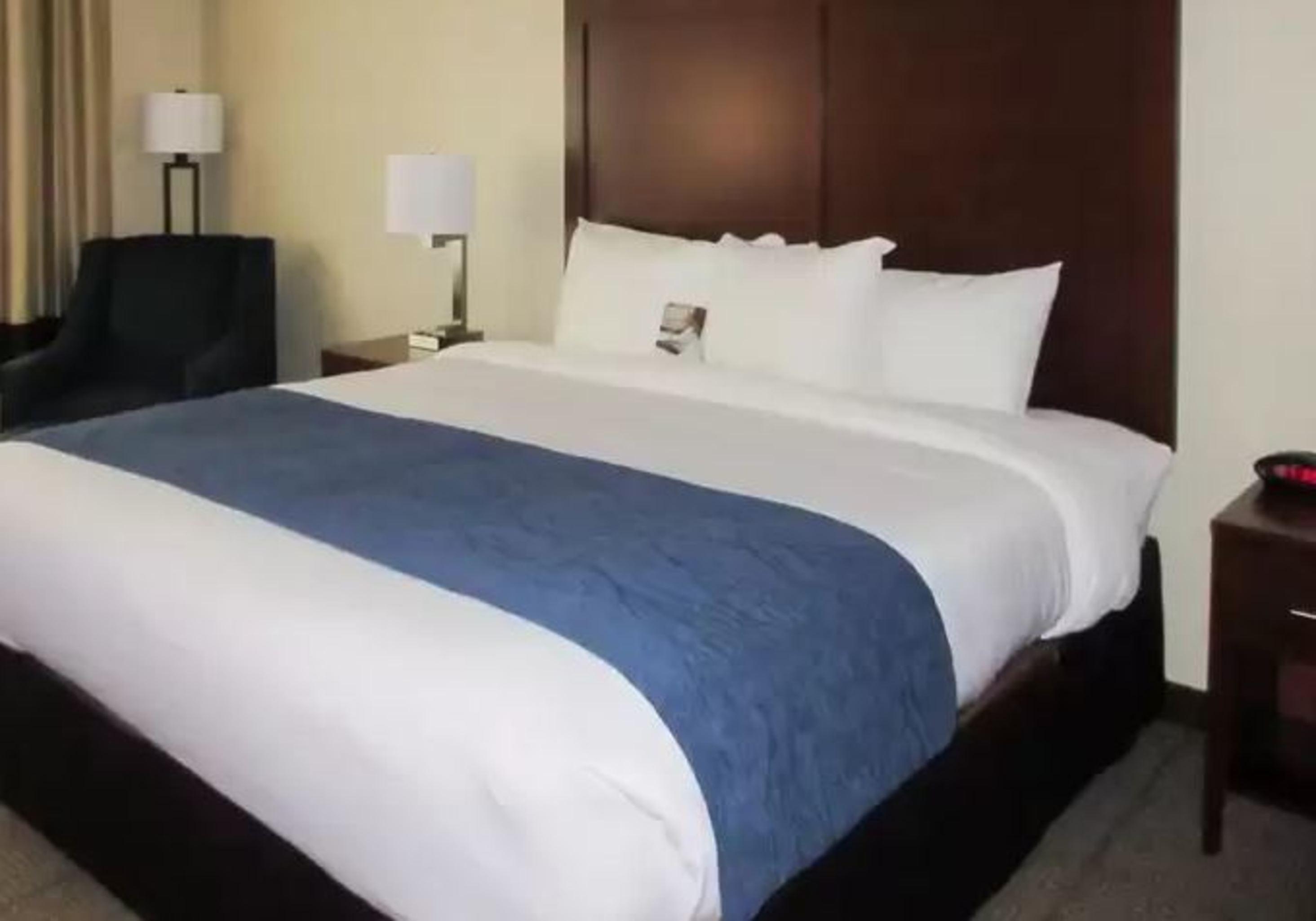 Comfort Inn & Suites Northern Kentucky Wilder Экстерьер фото