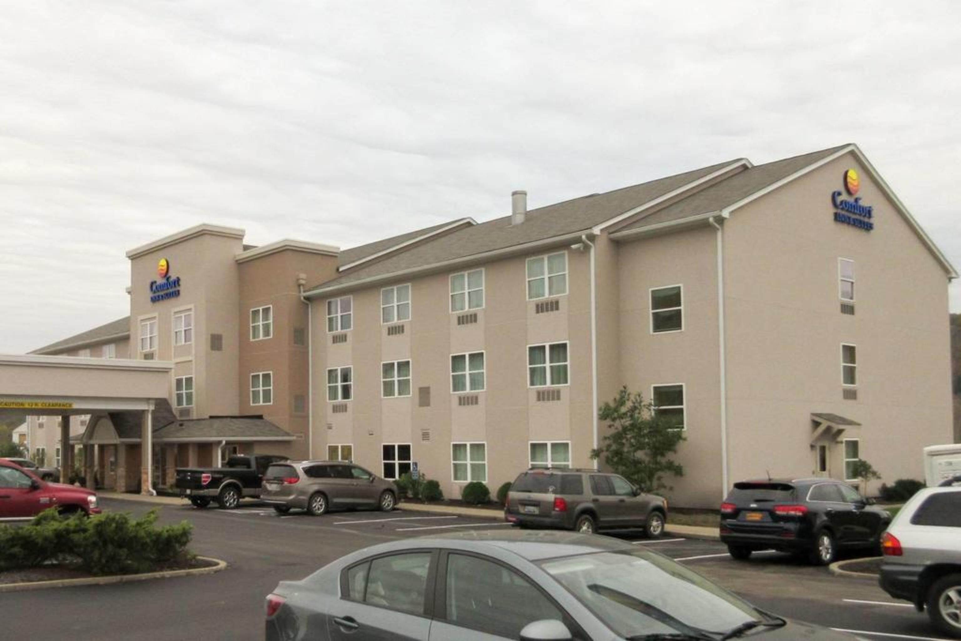 Comfort Inn & Suites Northern Kentucky Wilder Экстерьер фото